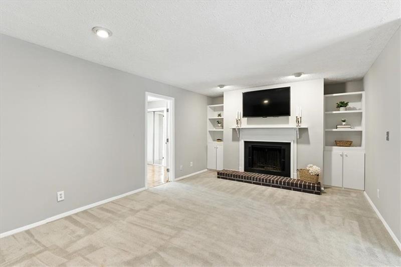 CEDAR CIRCLE - Residential