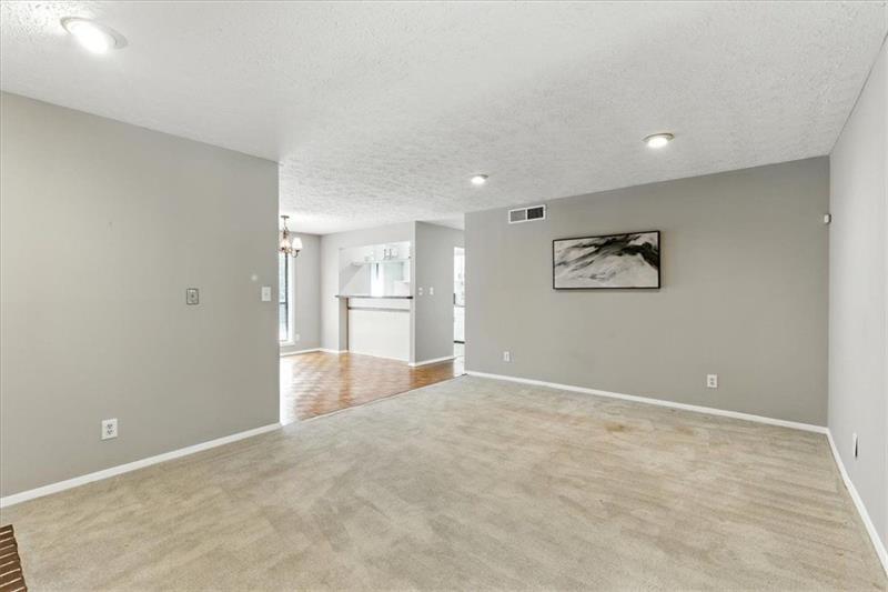 CEDAR CIRCLE - Residential