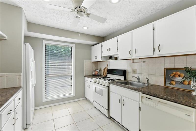 CEDAR CIRCLE - Residential