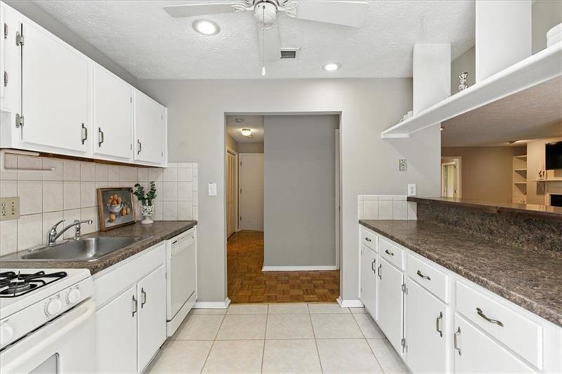 CEDAR CIRCLE - Residential