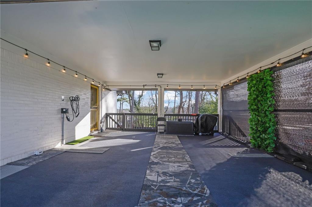 5952 Robin Hood Lane