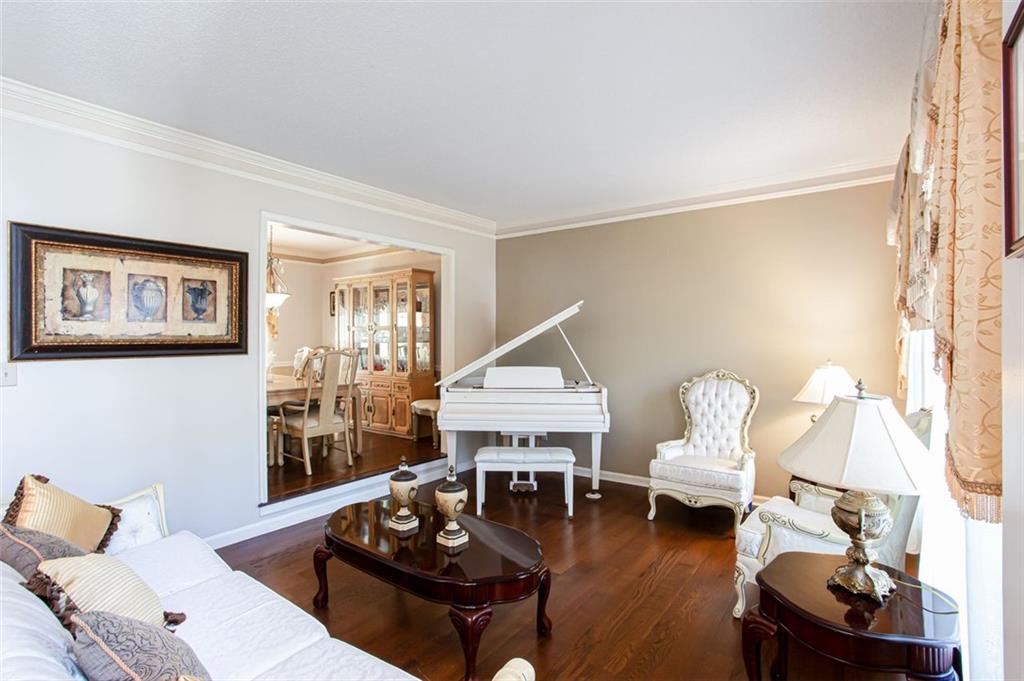 3612 TREE VIEW Drive