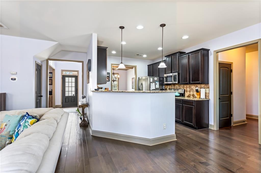 2195 Well Springs Drive, Buford, Georgia image 10