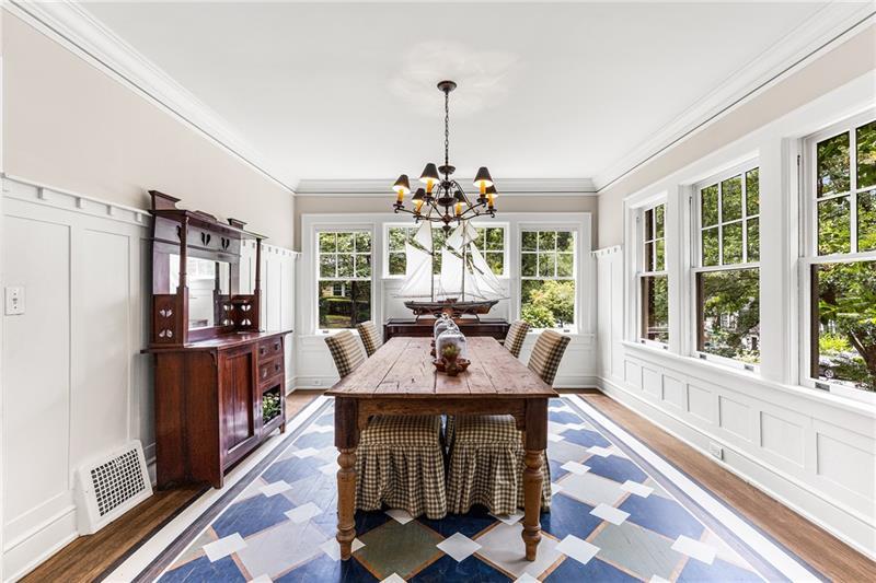 2417 Glenwood Drive NE