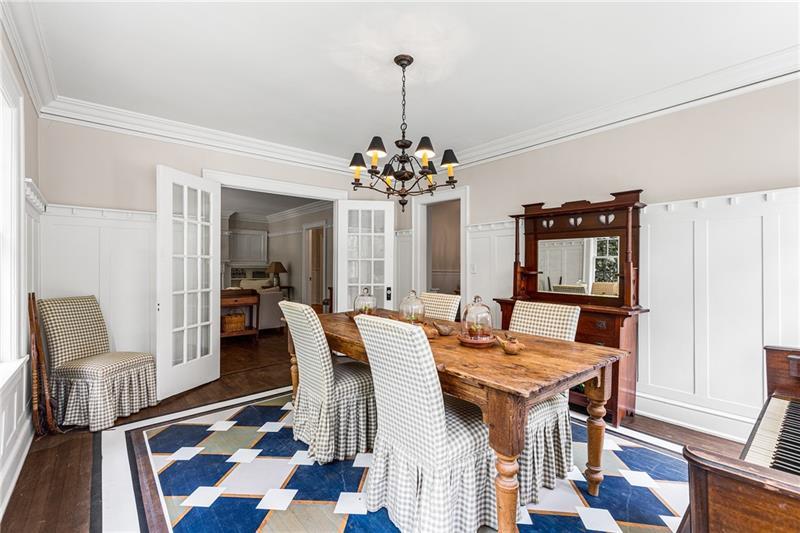 2417 Glenwood Drive NE