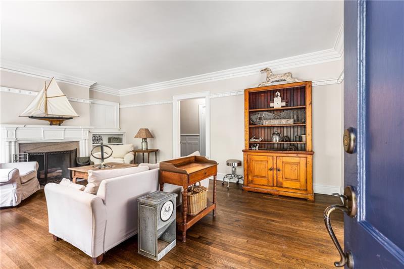 2417 Glenwood Drive NE