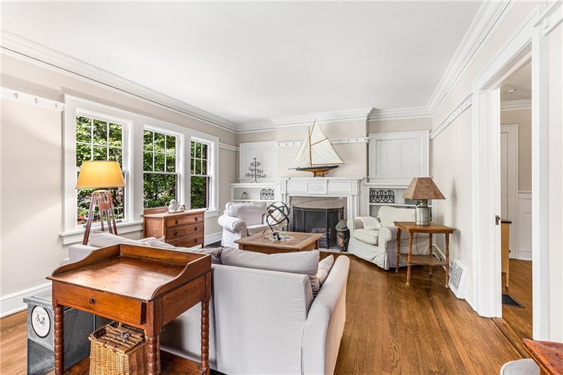 2417 Glenwood Drive NE