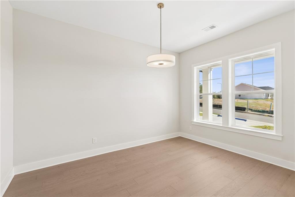 568 Barnfield Way