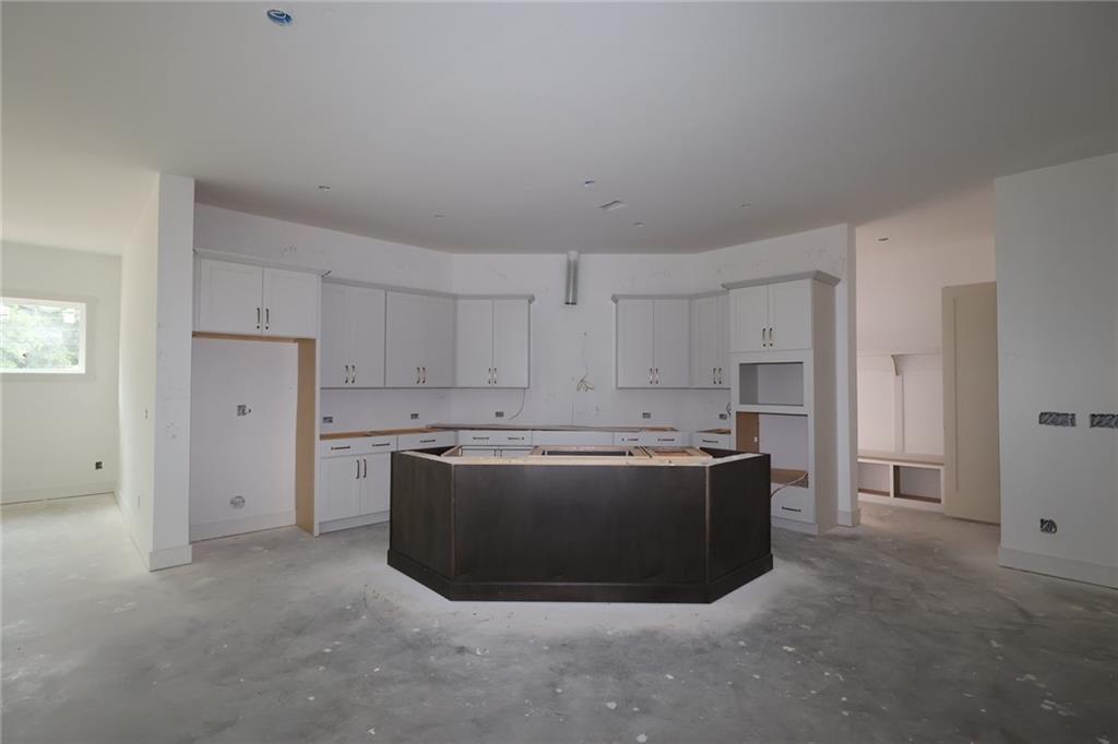 568 Barnfield Way