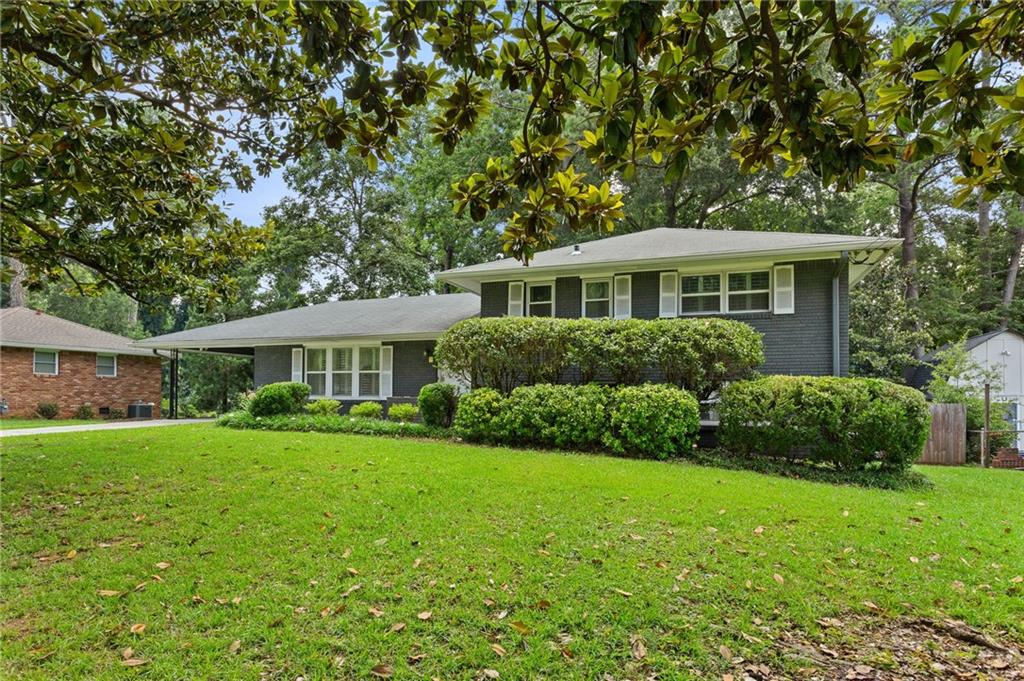 2416 Elmwood Circle SE