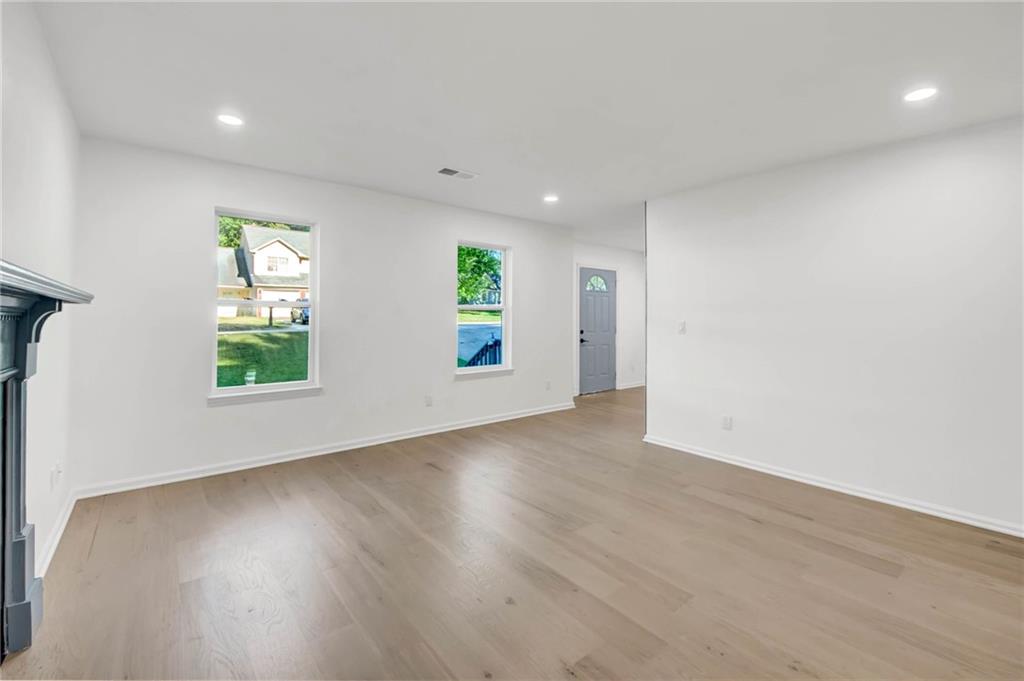 910 Forest Path