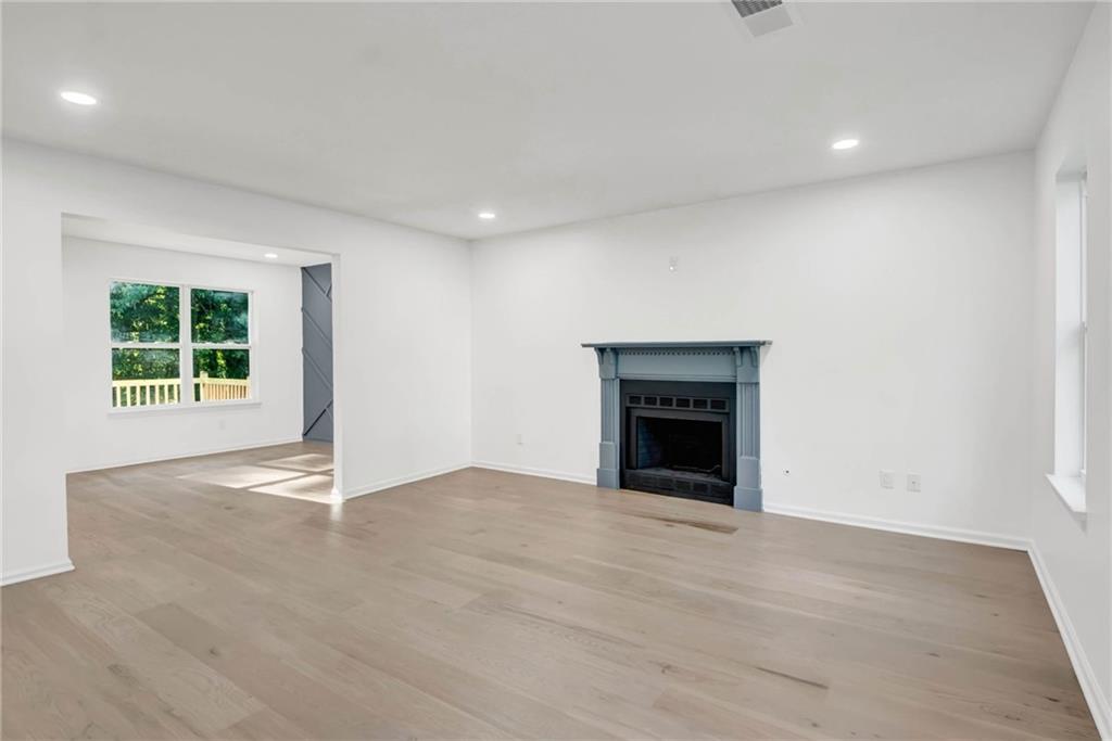 910 Forest Path