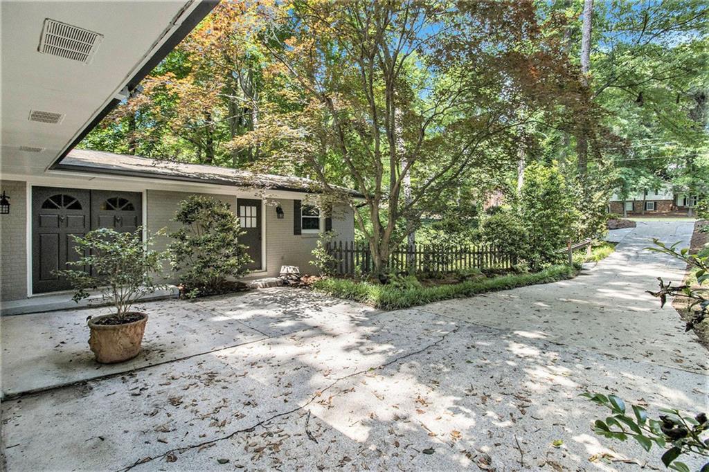 6590 Williamson Drive, Atlanta, Georgia image 3