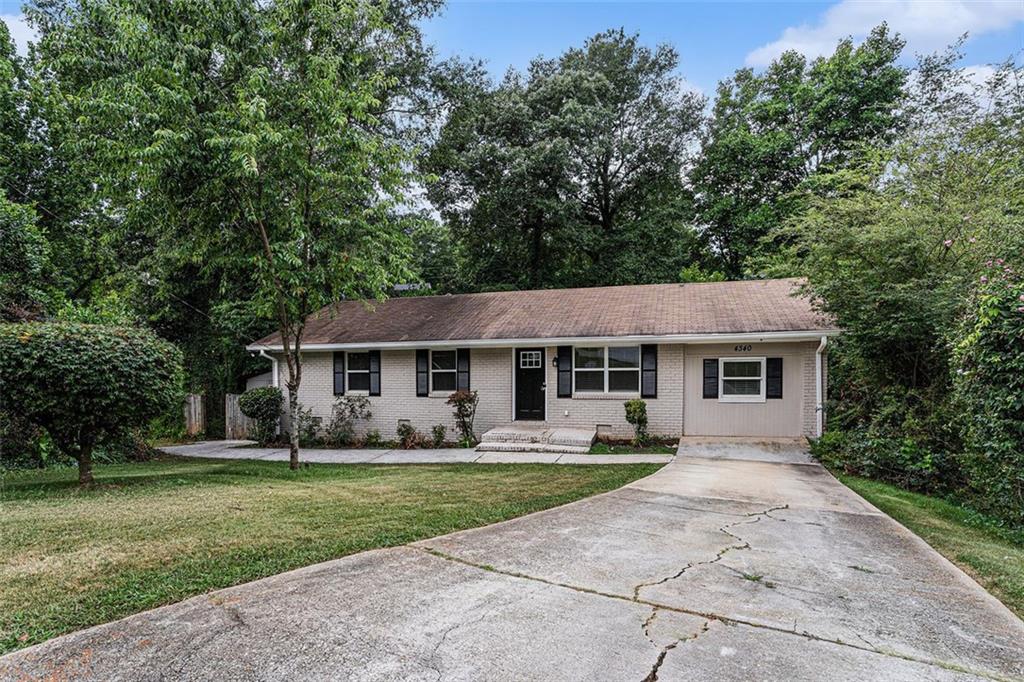 Ranch-style home with a spacious finished basement, featuring a 5/2.5 layout and a bonus family room ideal for extra living space. The property offers a well-kept backyard perfect for outdoor enjoyment. Great option for those needing flexible space. Move-in ready with plenty of room to grow.