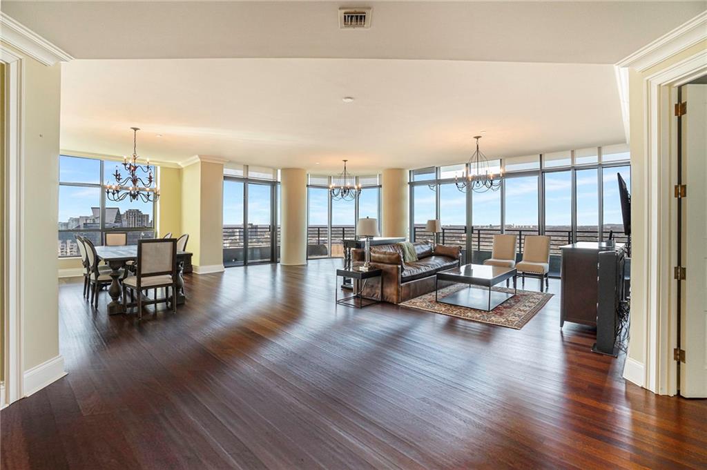 750 Park Avenue NE 30W