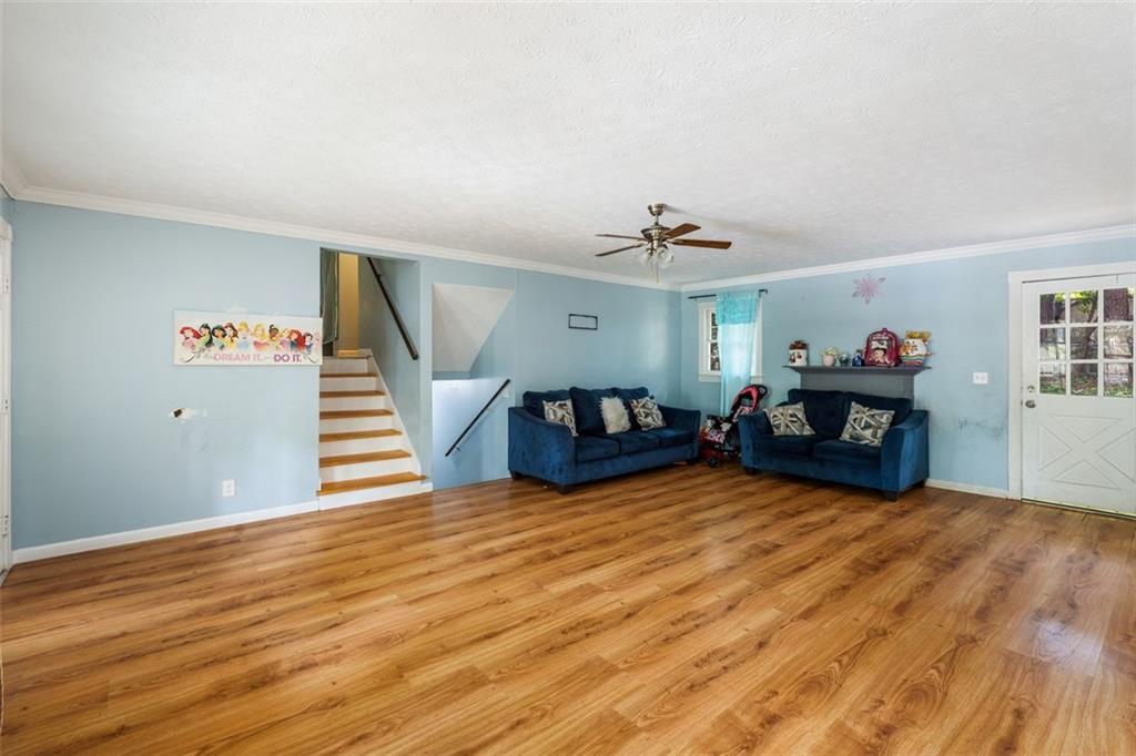1209 CARRIAGE Trail