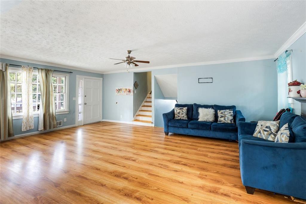1209 CARRIAGE Trail