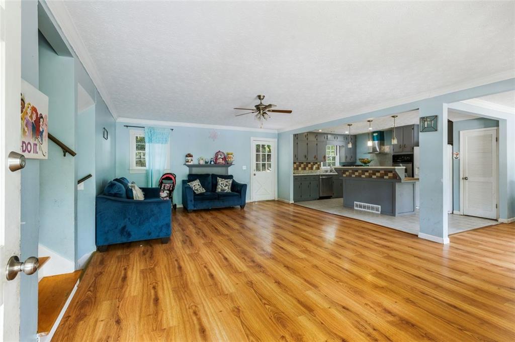 1209 CARRIAGE Trail