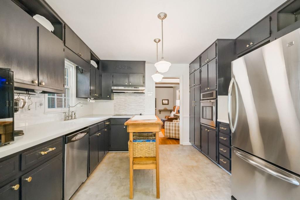 260 Abington Drive