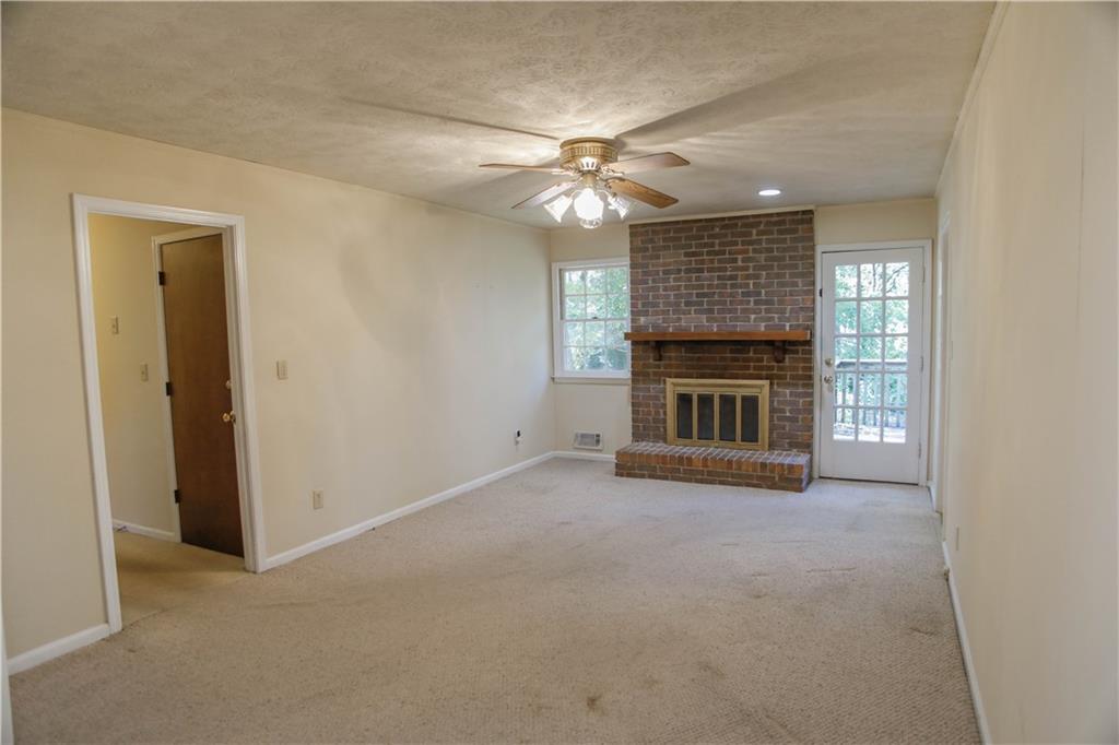 4042 Shady Circle, Lilburn, Georgia image 12
