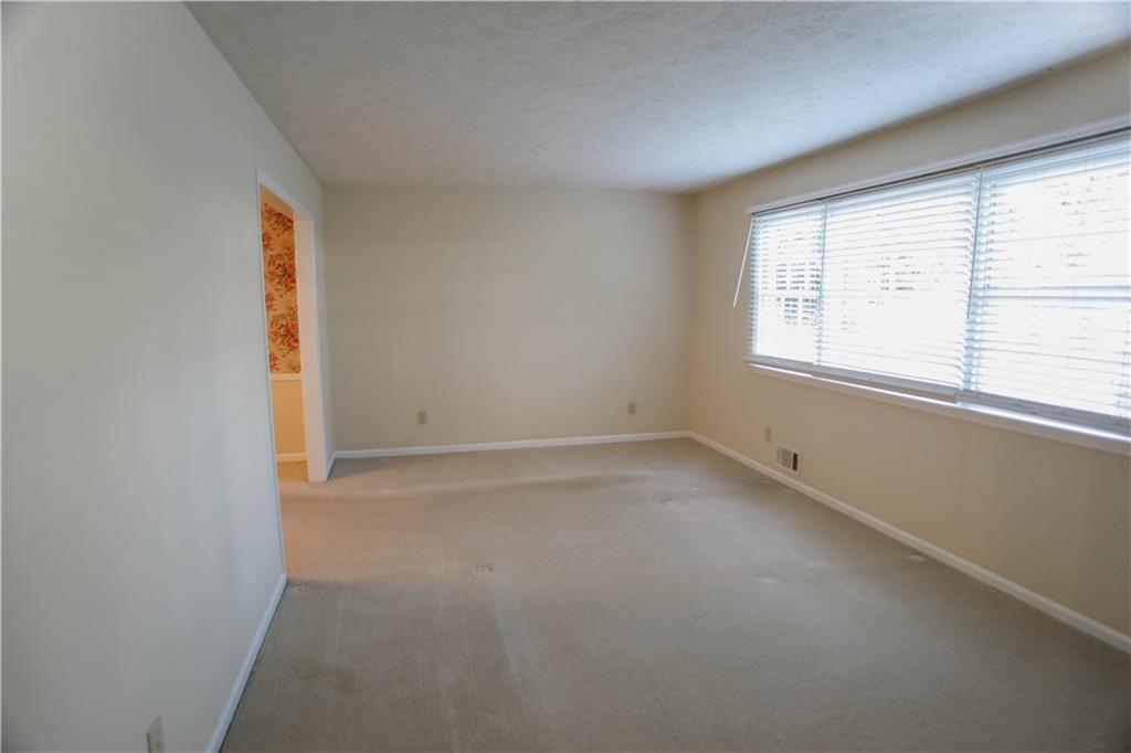 4042 Shady Circle, Lilburn, Georgia image 4