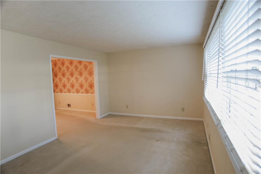 4042 Shady Circle, Lilburn, Georgia image 6