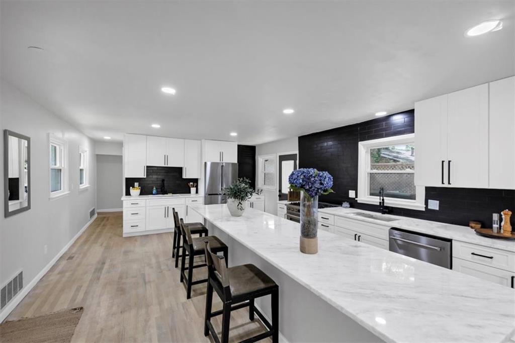 3807 Greenhill Drive