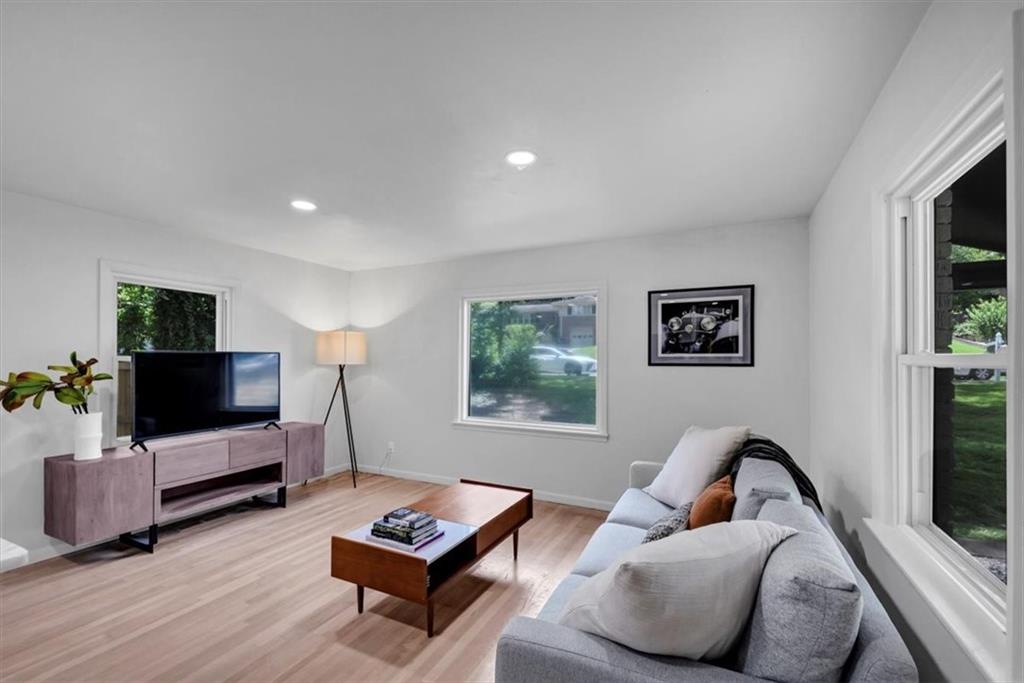 3807 Greenhill Drive