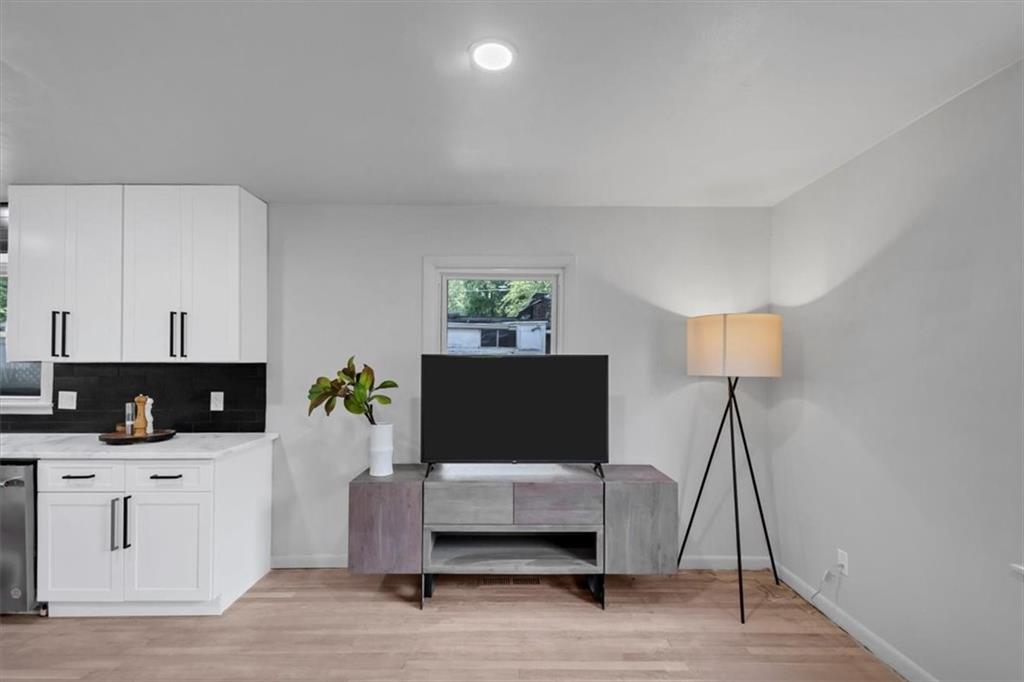 3807 Greenhill Drive