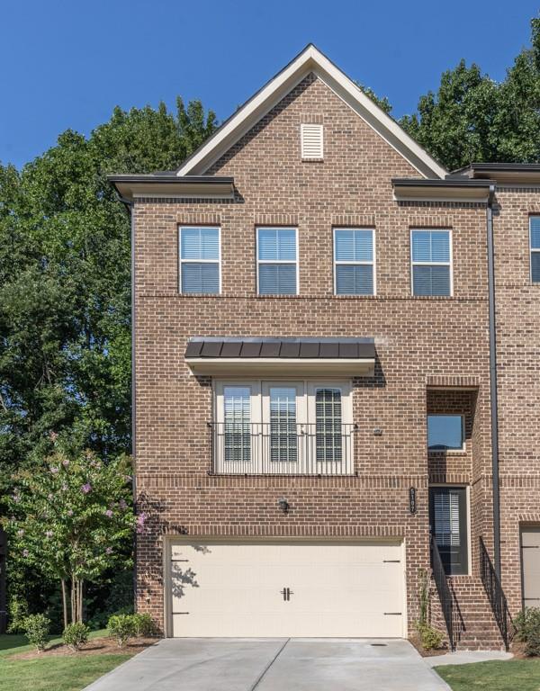 Ready for Immediate Move-In! This stunning townhouse was built in 2021and shows like brand new! Enjoy the community amenities include resort -style pool & dog park in the heart of Dunwoody! Include chef's kitchen w/huge island, SS appliances, granite countertops, hardwood floors, etc. Master suite with sitting area and en-suite.Finished Terrace level: Bed/Full Bath/Bonus Room, 2 car garage with storage area. Just a minute from 285,400, Marta and Perimeter Mall.