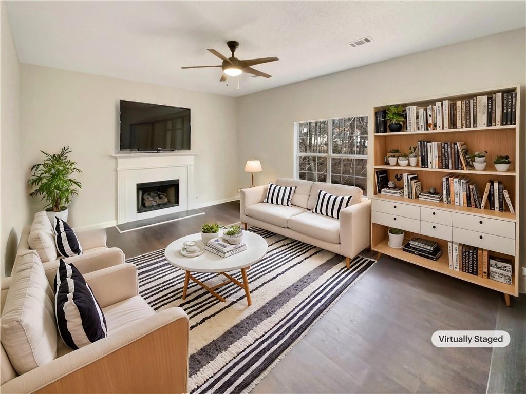 7045 Treeline Drive, Cumming, Georgia image 2