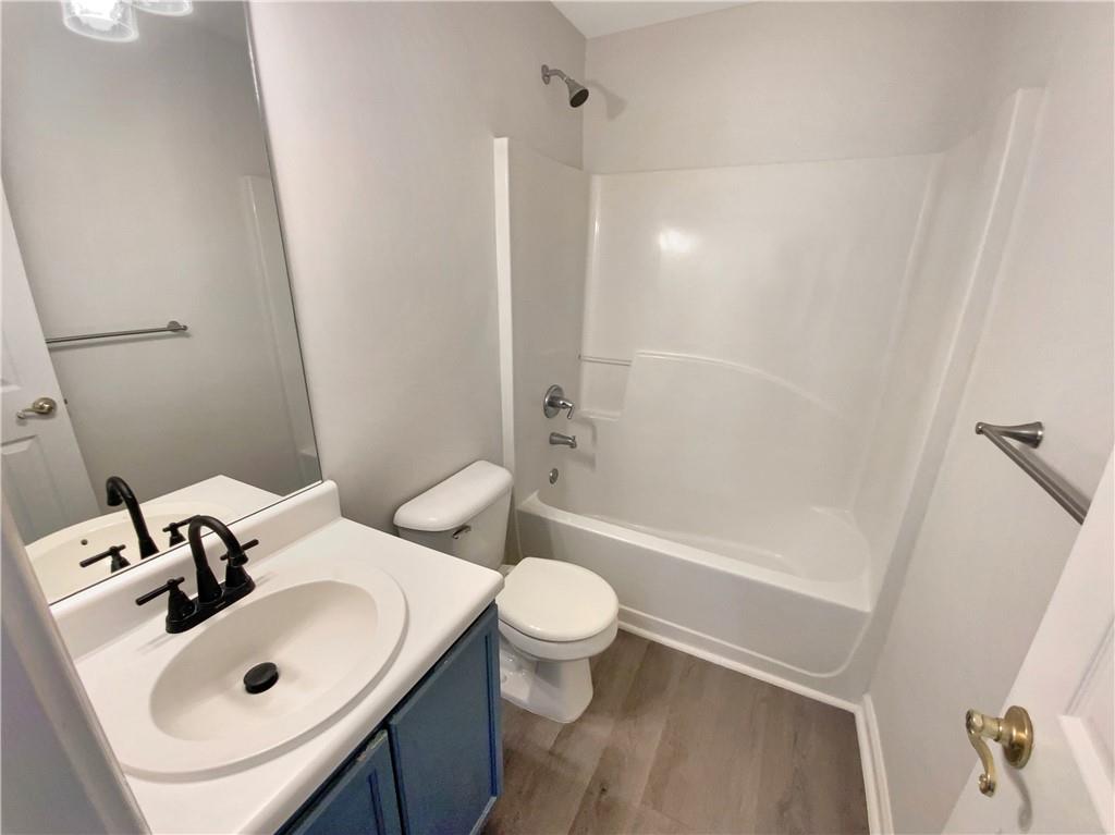 7045 Treeline Drive, Cumming, Georgia image 15