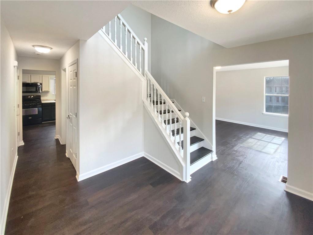 7045 Treeline Drive, Cumming, Georgia image 11