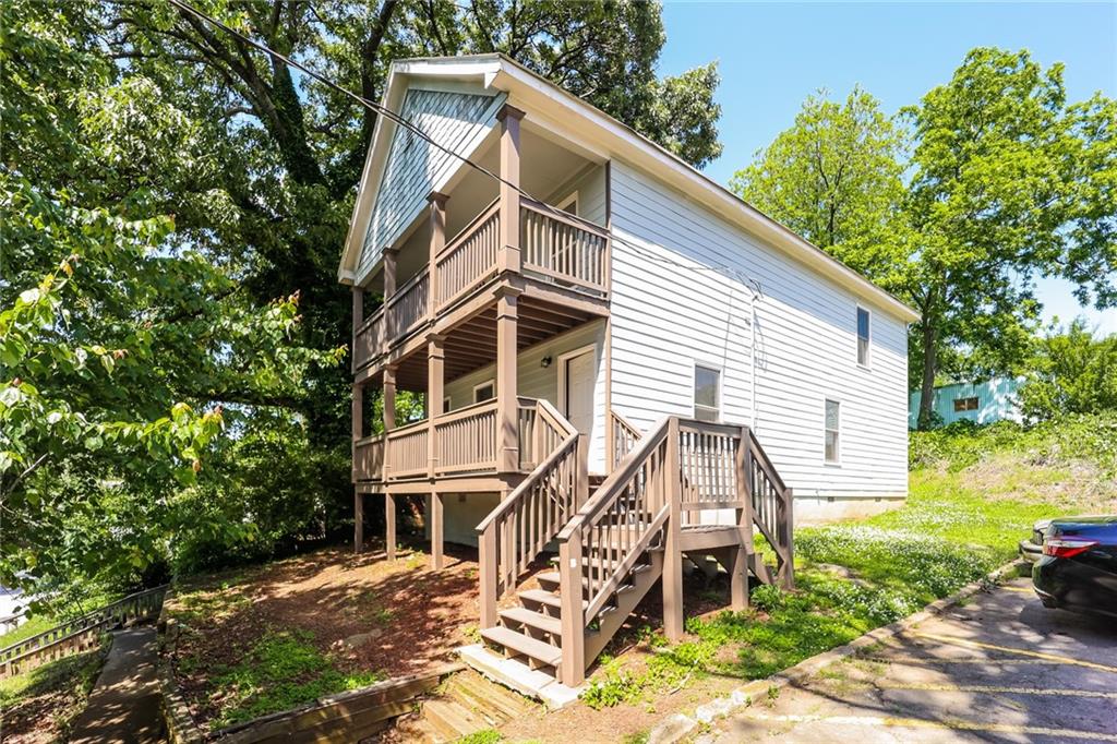 Traditional Style 3 Bedroom, 2.5 Bathroom home located in Pittsburgh in the G.W. Carver High School District. Entering the home, you walk directly into the living room, and the dining room and kitchen being straight ahead. Kitchen features white cabinets, stone countertops and a full suite of stainless steel appliances. The Primary Suite is located on the Upper Level which includes Primary Bath that includes a shower/tub combo. There are 2 Secondary Bedrooms and 1.5 Secondary Bathrooms. The Laundry Room is located on the Main Floor. You have a parking lot for park in.