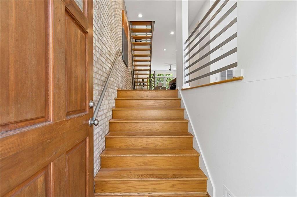 1327 Peachtree View NE