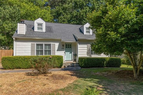 Photo of 2406 Woodridge Drive, Decatur, GA 30033 (MLS # 7774802)