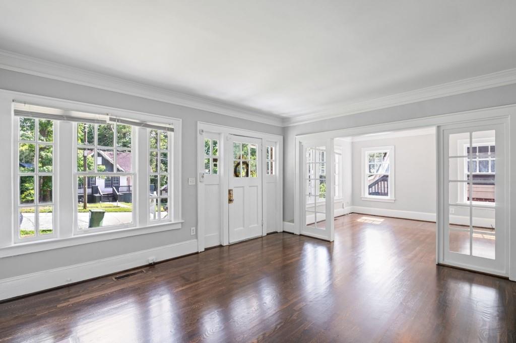1585 Olympian Circle SW