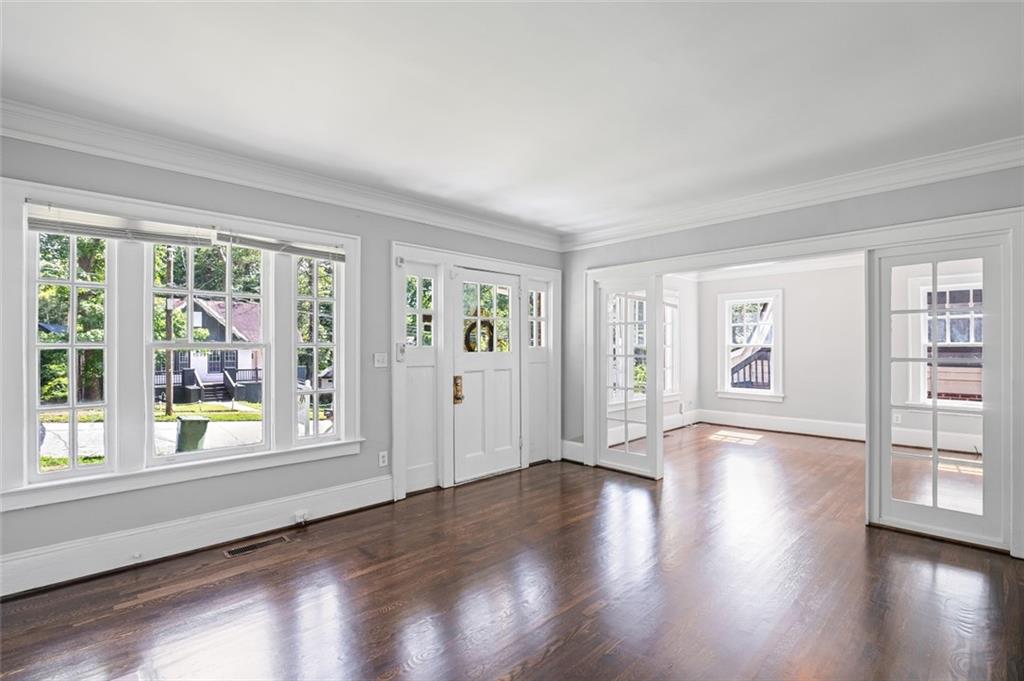 1585 Olympian Circle SW