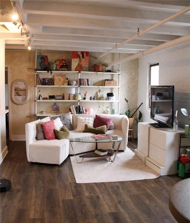 32 peachtree Street 1705