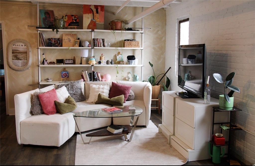 32 peachtree Street 1705