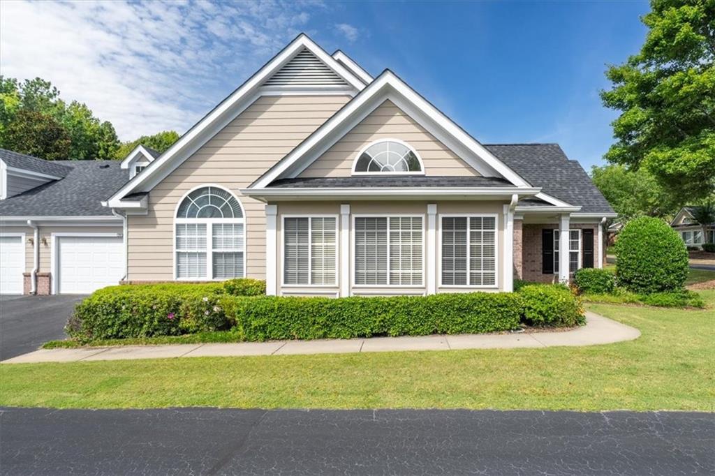 2404 Village Lane 2404