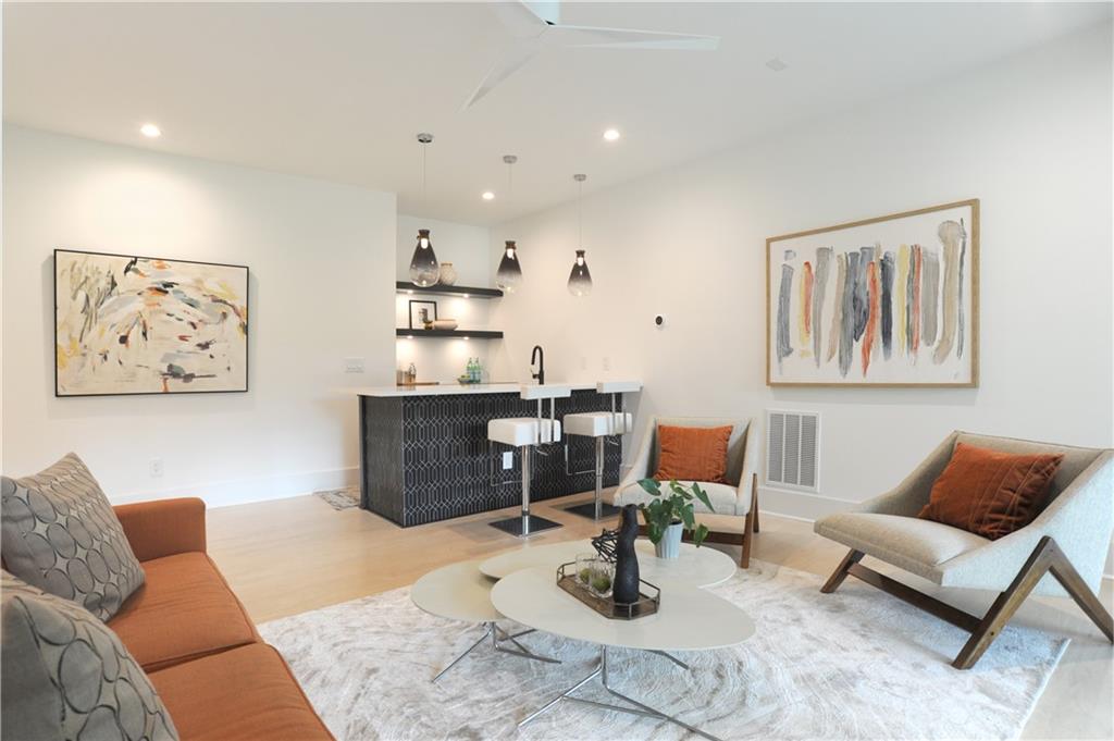 2385 Nesbitt Drive