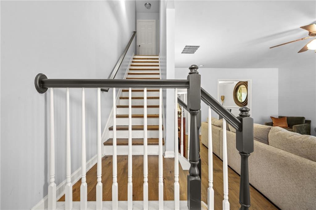 1326 Castleberry Drive, Buford, Georgia image 17