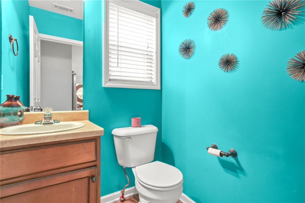 1326 Castleberry Drive, Buford, Georgia image 16