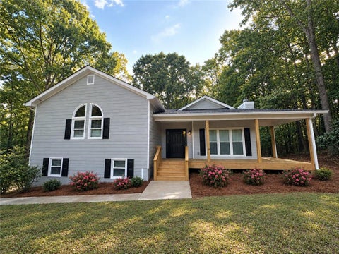 Photo of 810 Victoria Place PL, Woodstock, GA 30189 (MLS # 7840248)