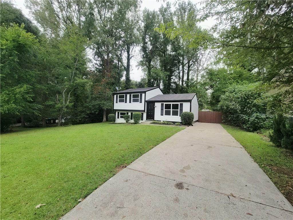 726 Lawndale Court