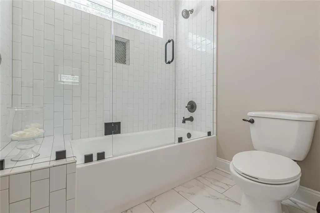 Atlanta, Georgia 30316, United States, 5 Bedrooms Bedrooms, ,4 BathroomsBathrooms,Residential,Pending,250957