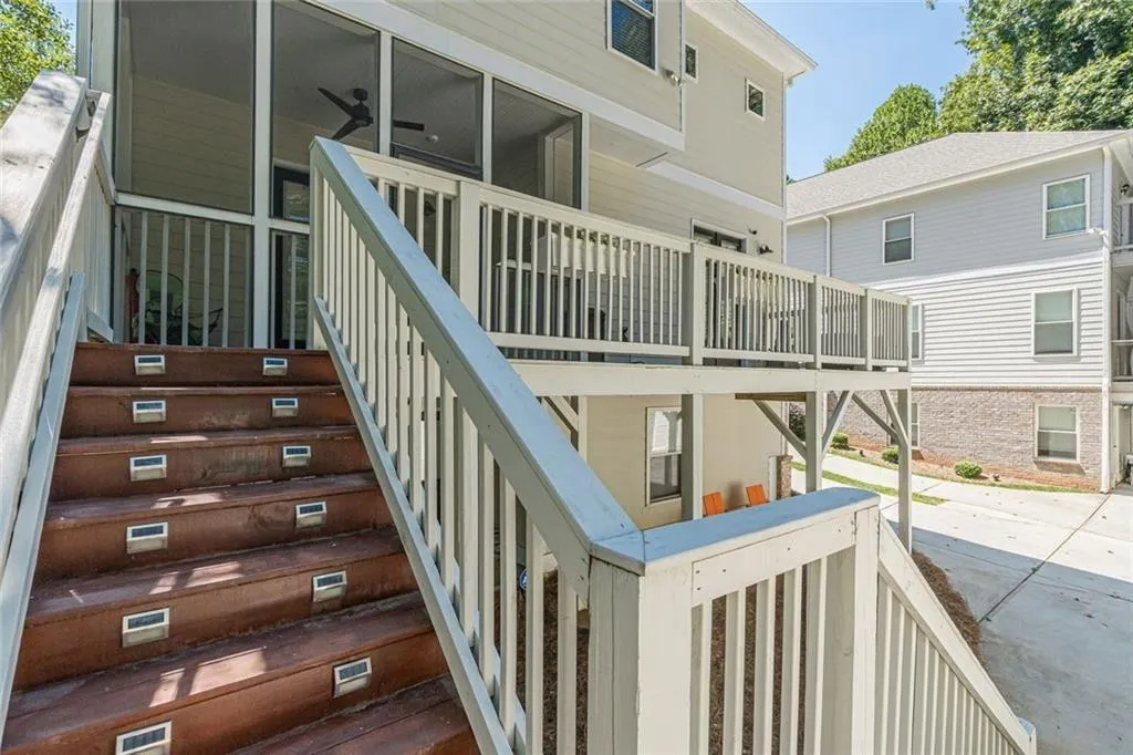 Atlanta, Georgia 30316, United States, 5 Bedrooms Bedrooms, ,4 BathroomsBathrooms,Residential,Pending,250957