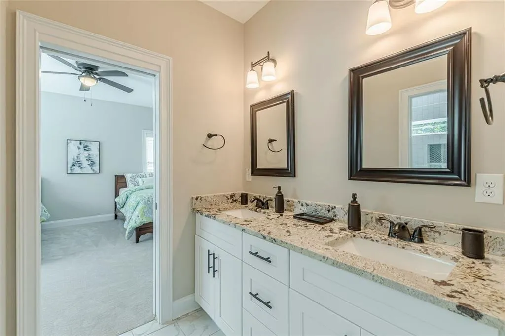 Atlanta, Georgia 30316, United States, 5 Bedrooms Bedrooms, ,4 BathroomsBathrooms,Residential,Pending,250957