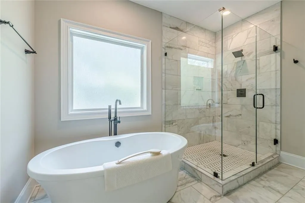 Atlanta, Georgia 30316, United States, 5 Bedrooms Bedrooms, ,4 BathroomsBathrooms,Residential,Pending,250957